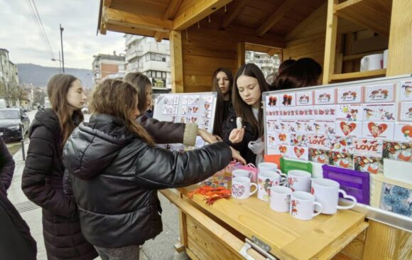 Продајна изложба поводом Дана заљубљених